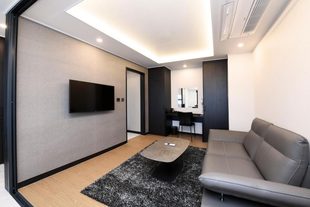 Utop Marina Hotel&Resort Yeosu Esterno foto