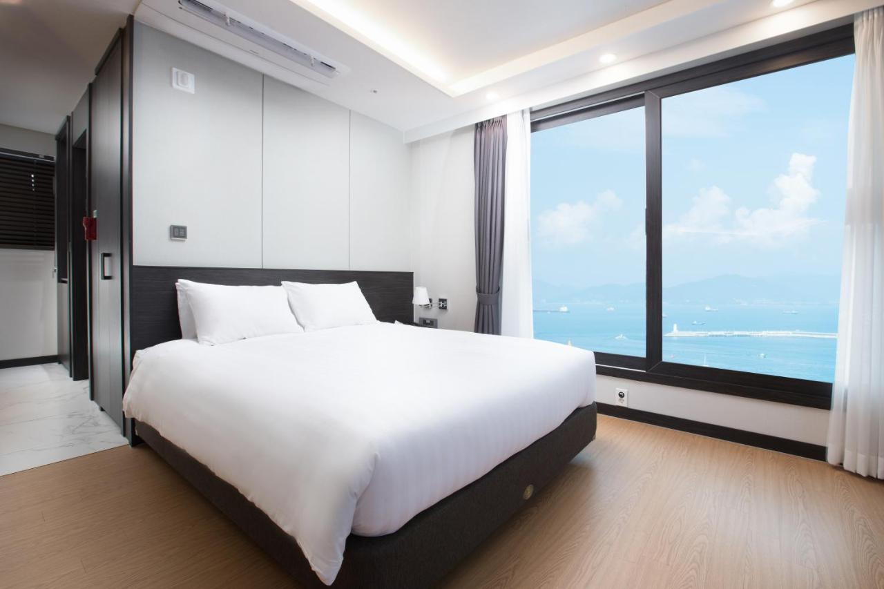 Utop Marina Hotel&Resort Yeosu Esterno foto