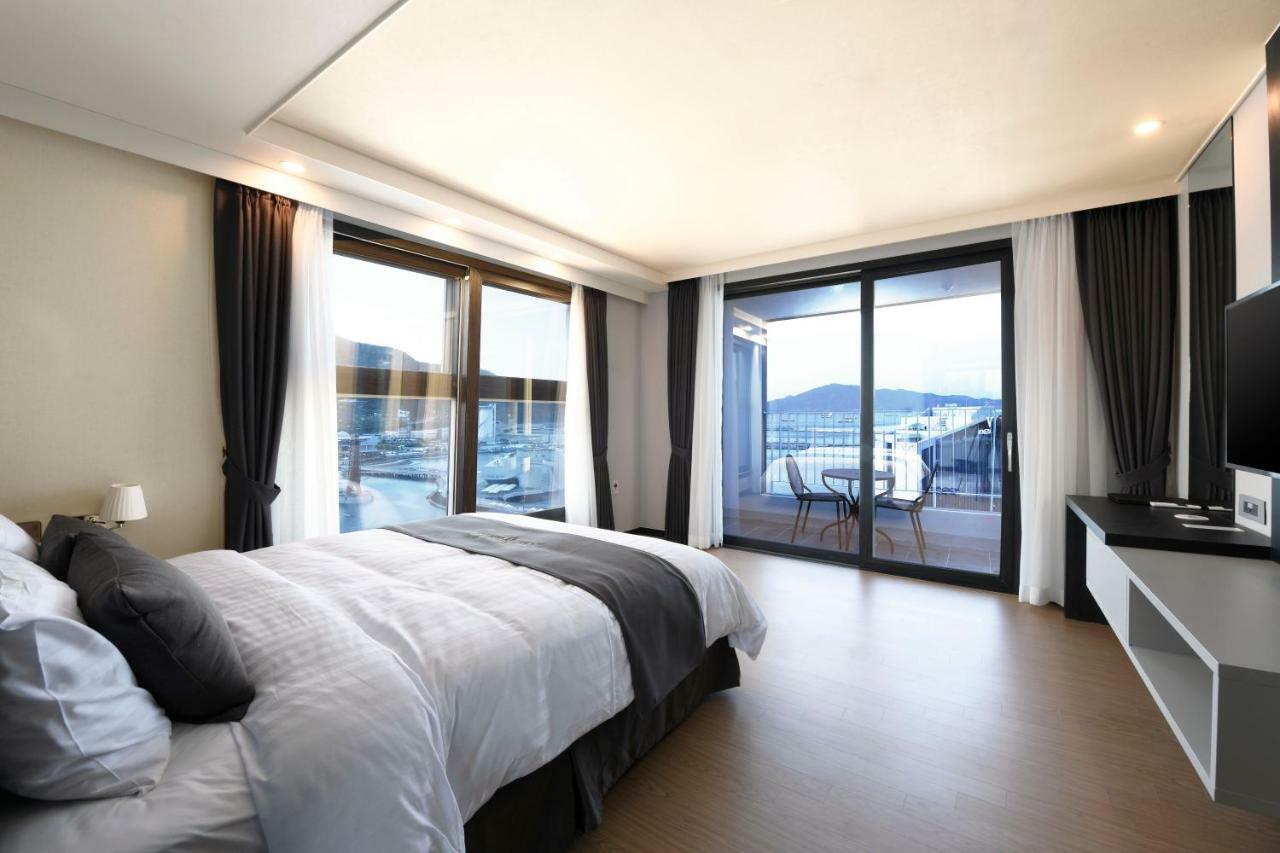 Utop Marina Hotel&Resort Yeosu Esterno foto