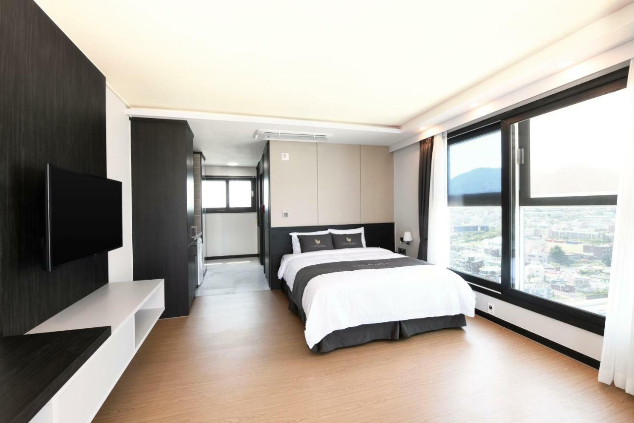 Utop Marina Hotel&Resort Yeosu Esterno foto